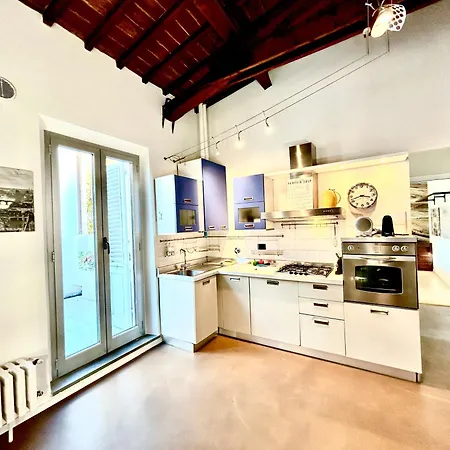 Bright House With Terrace In Santa Croce Florence