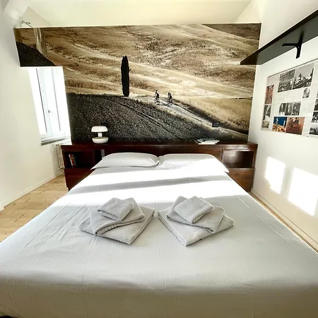 Bright House With Terrace In Santa Croce Apartment