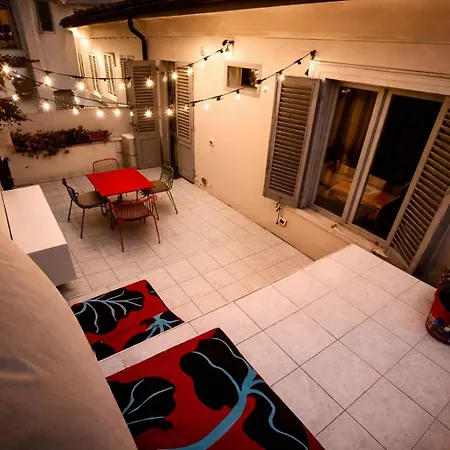 Bright House With Terrace In Santa Croce